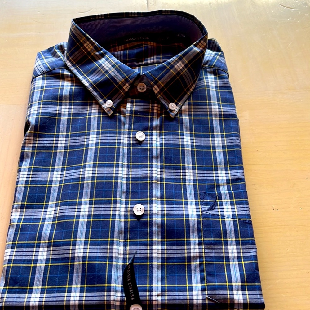 Men’s Nautica wrinkle resistant button down shirt, size L, brand new with tags